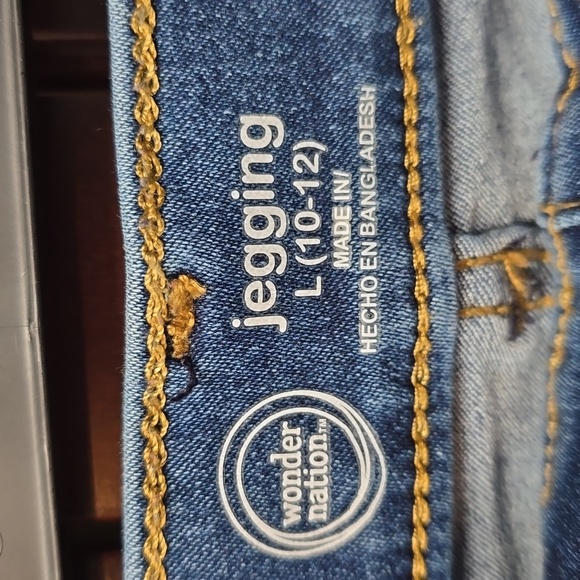 Worn Once. Girl's Wonder Nation Blue Jegging W/Embroidered Butterflies. 10/12 - Picture 5 of 5